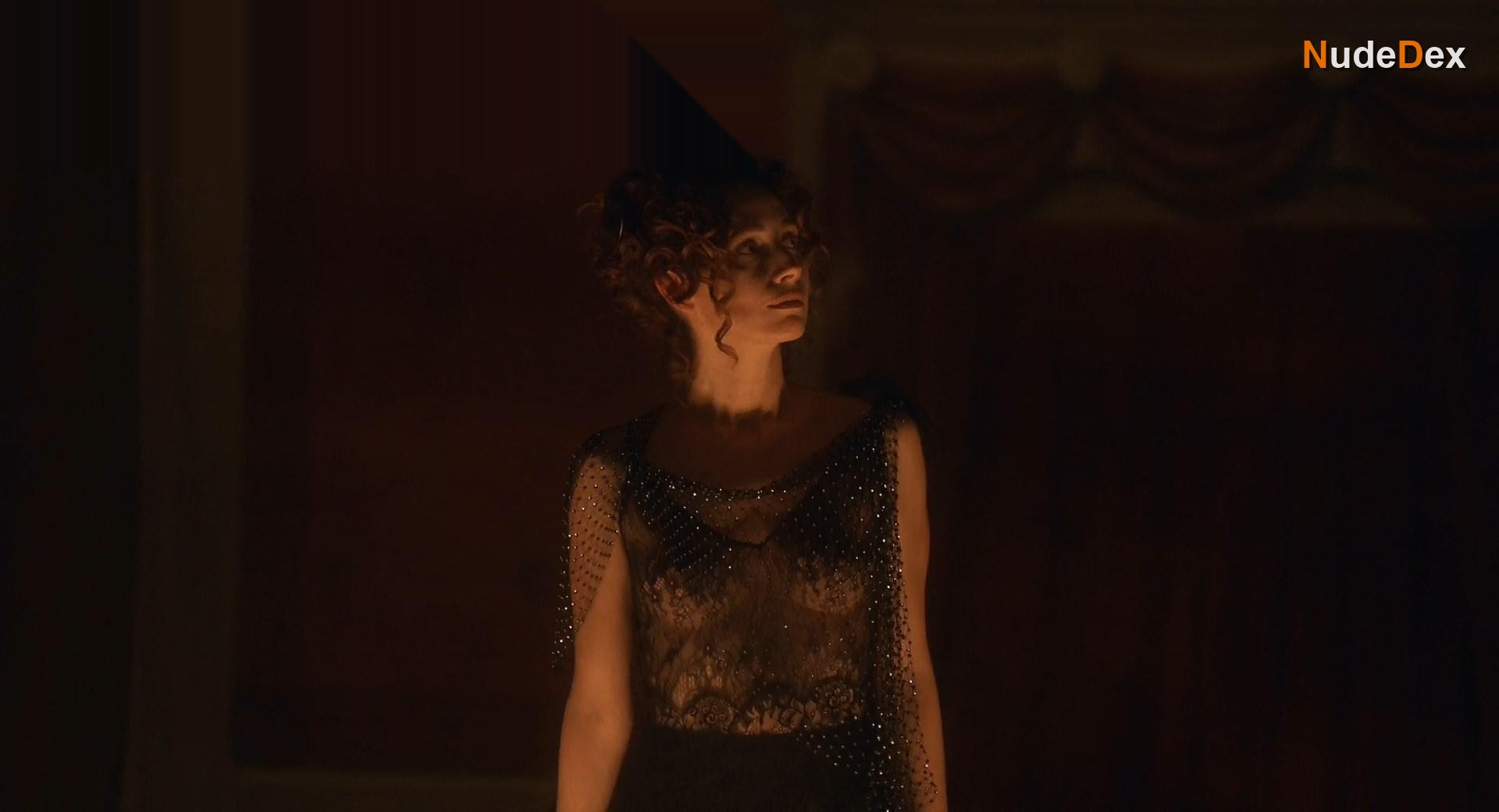 Rebecca Dayan in Tesla, photo 5