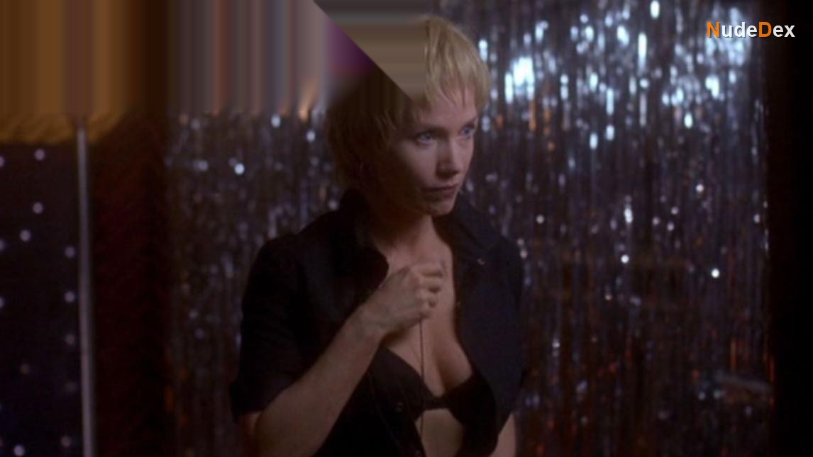 Rebecca De Mornay in The Right Temptation, photo 3
