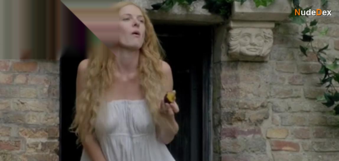 Rebecca Ferguson in The White Queen, photo 3