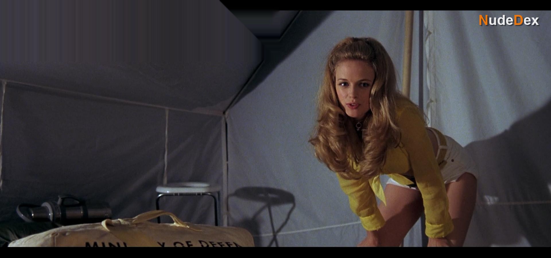 Rebecca Romijn in Austin Powers The Spy Who Shagged Me, photo 9