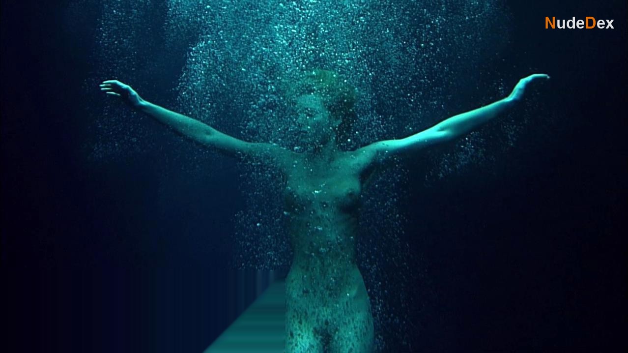 Rebecca Romijn in Femme Fatale, photo 3
