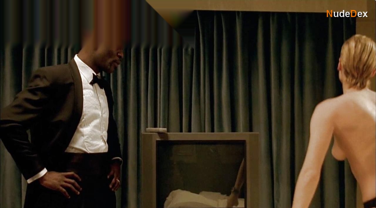 Rebecca Romijn in Femme Fatale, photo 4