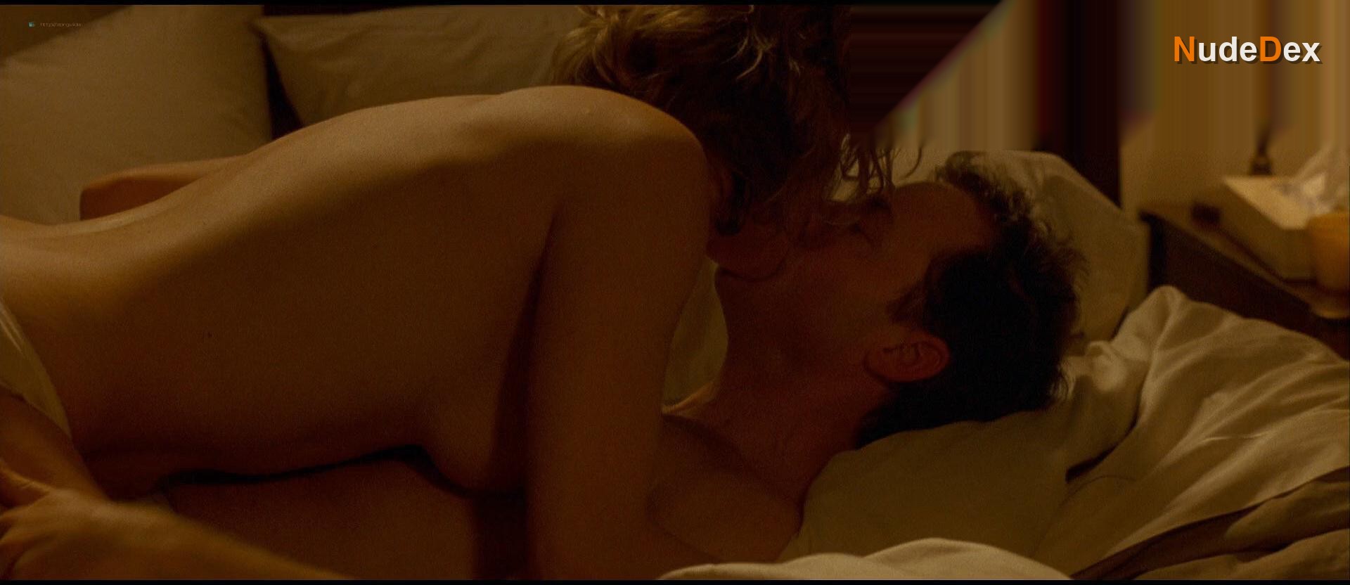 Rebecca Romijn in Godsend, photo 3