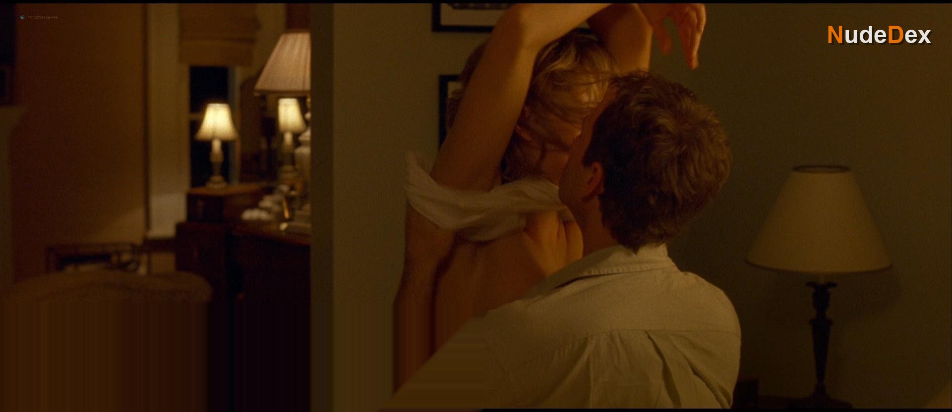 Rebecca Romijn in Godsend, photo 8