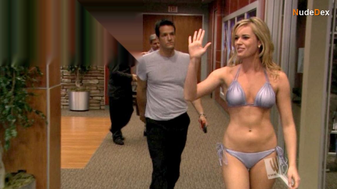 Rebecca Romijn in Pepper Dennis, photo 2
