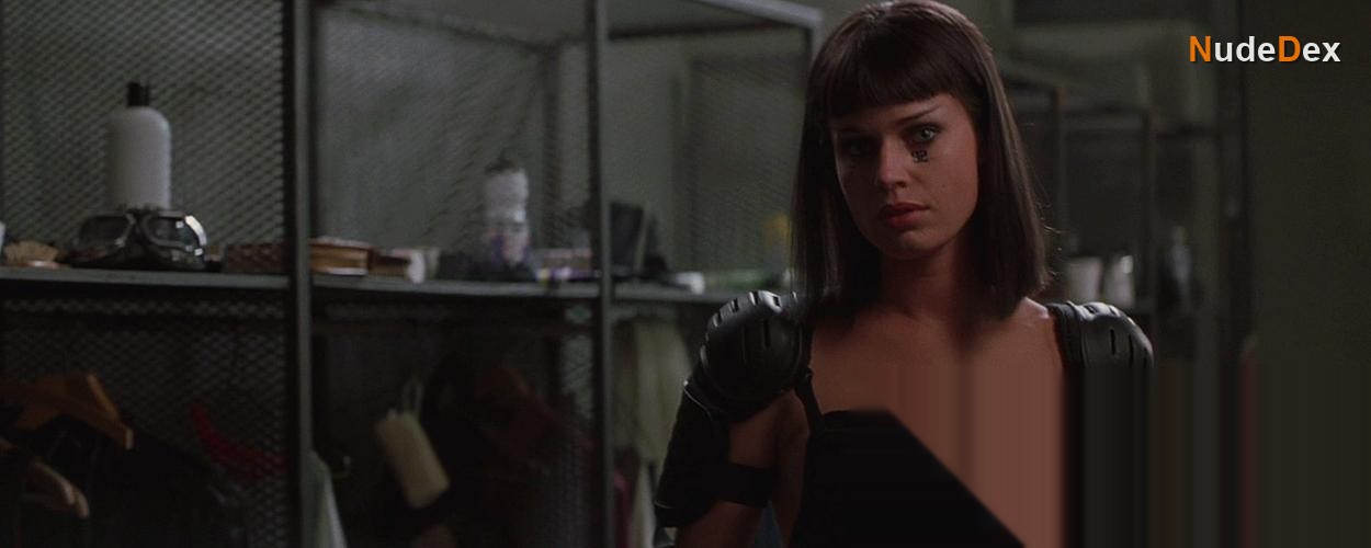 Rebecca Romijn in Rollerball, photo 9