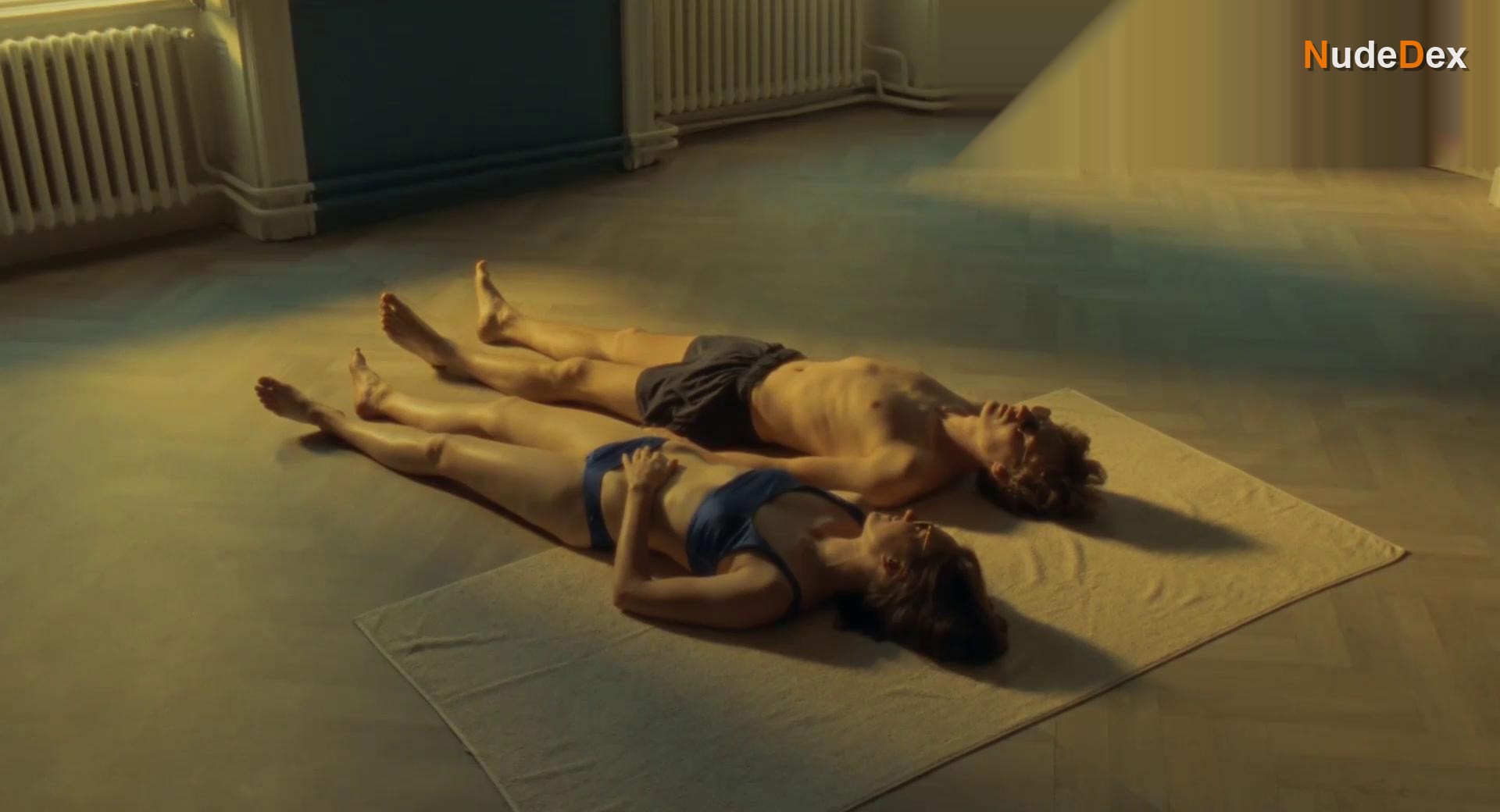 Rebeka Polakova in Nobody Likes Me, photo 2