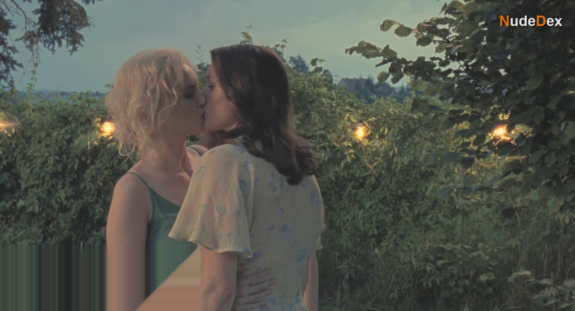 Rebeka Polakova in Nobody Likes Me, photo 6