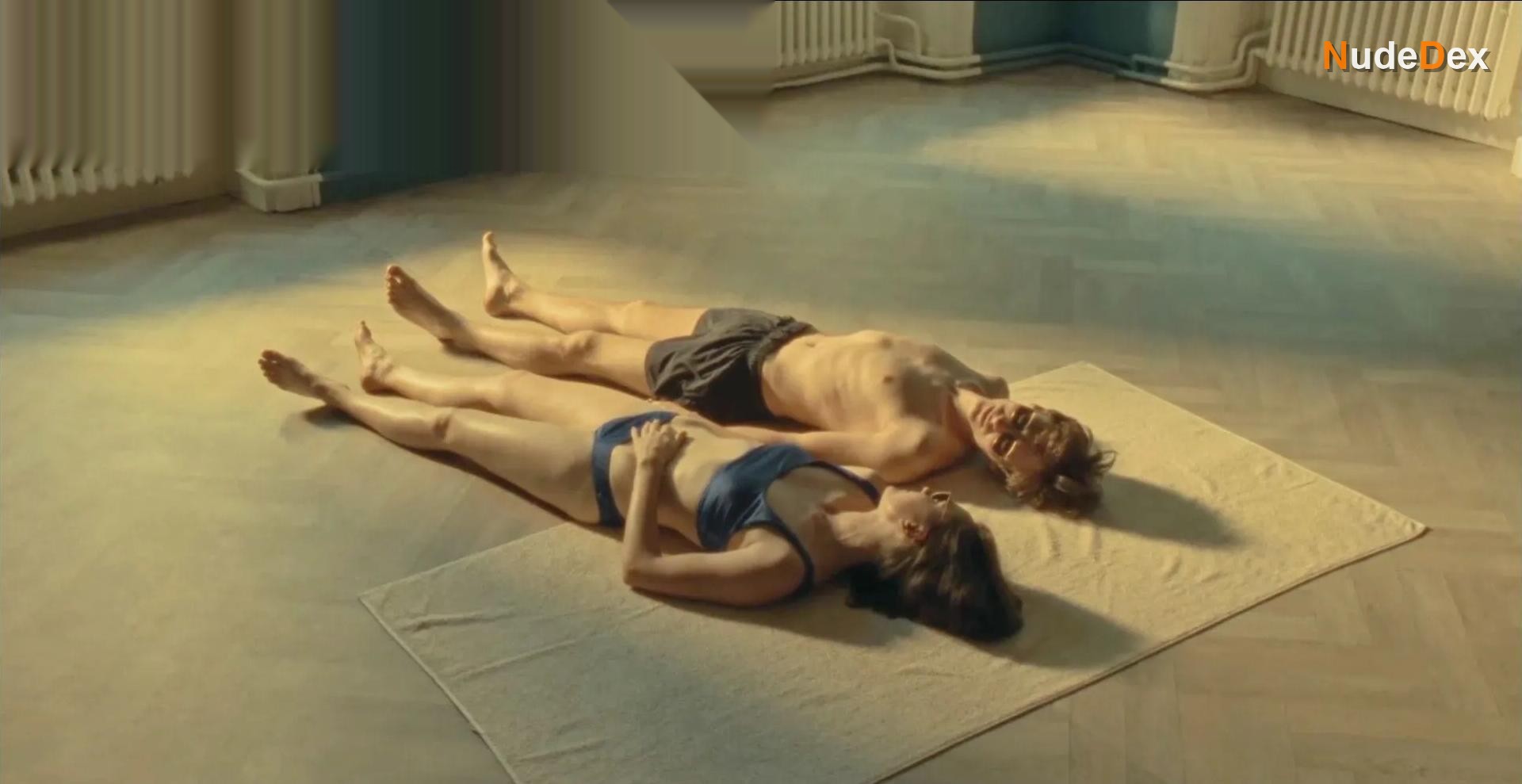 Rebeka Polakova in Nobody Likes Me, photo 17