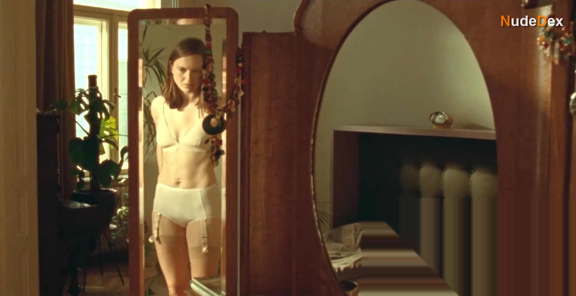 Rebeka Polakova in Nobody Likes Me, photo 19