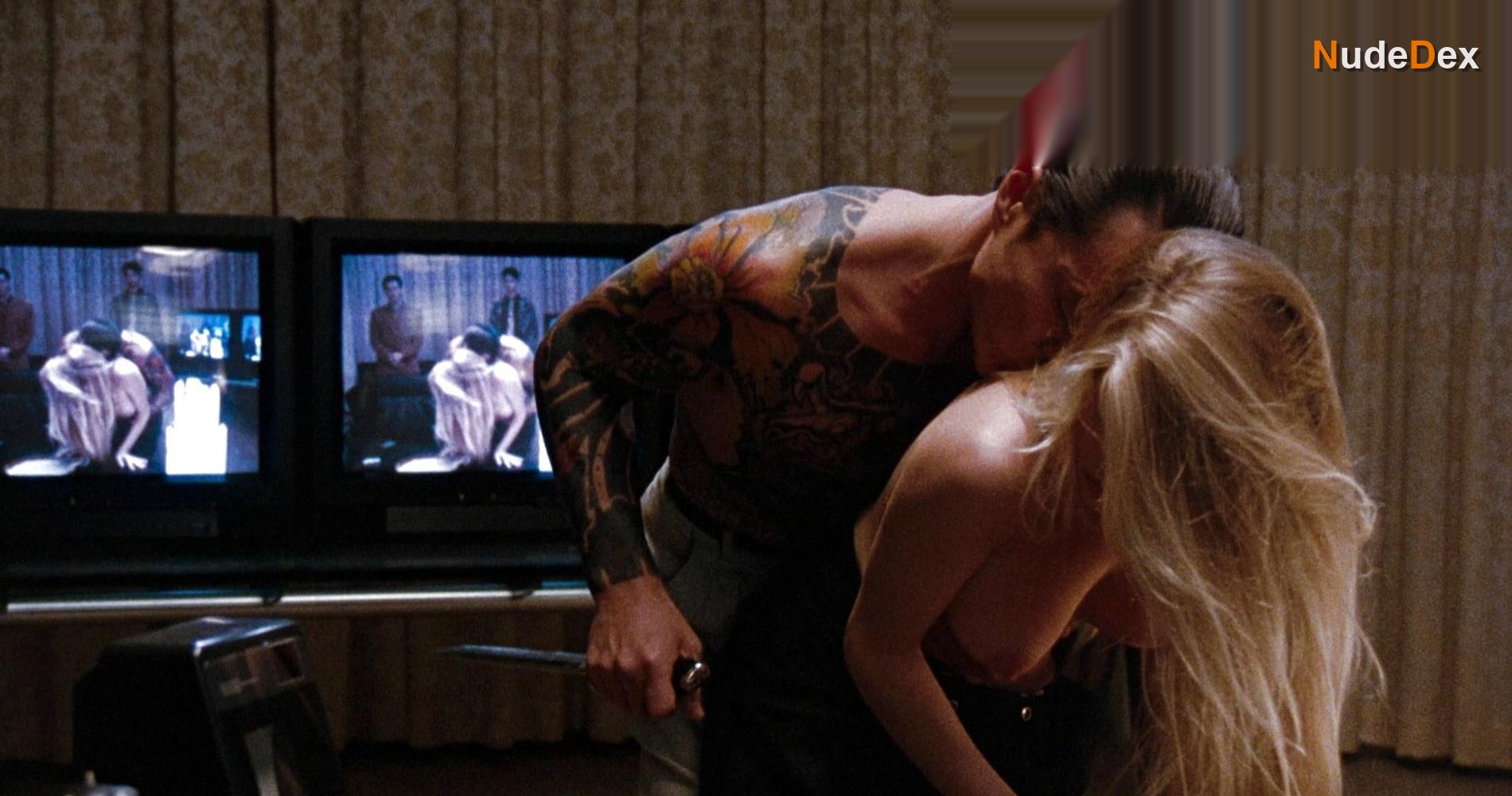 Renee Allman in Showdown In Little Tokyo, photo 6