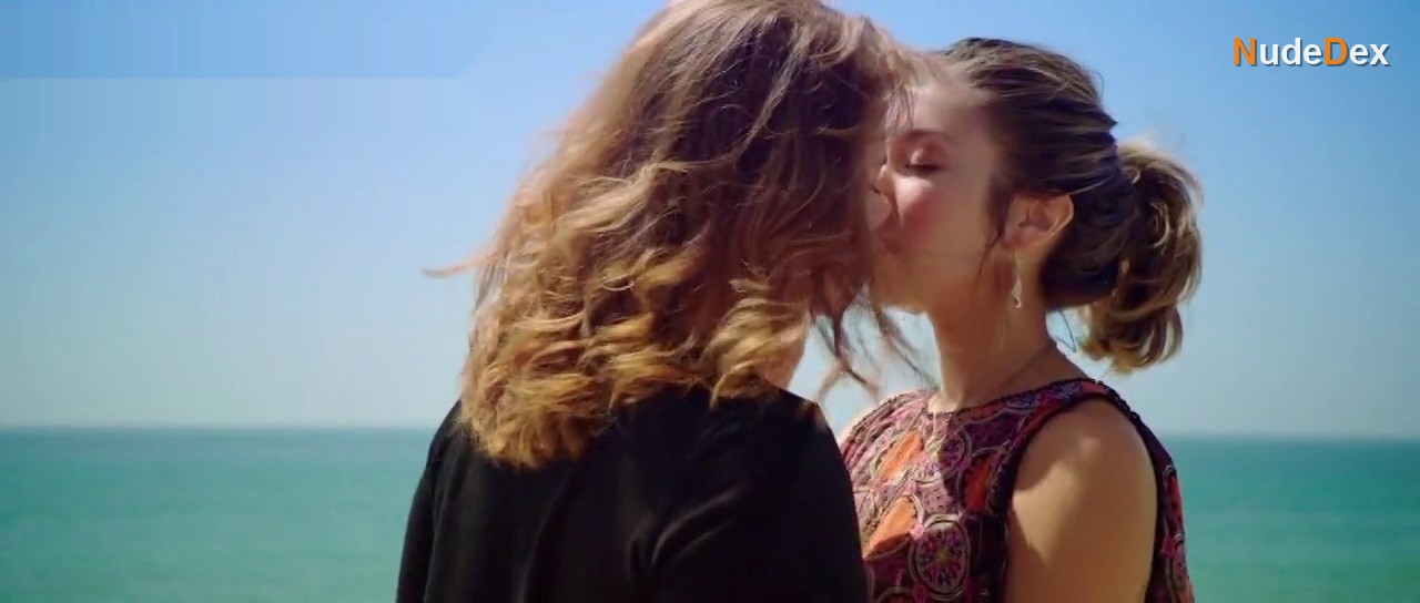 Tell Me I Love You in Tell Me I Love You, photo 2