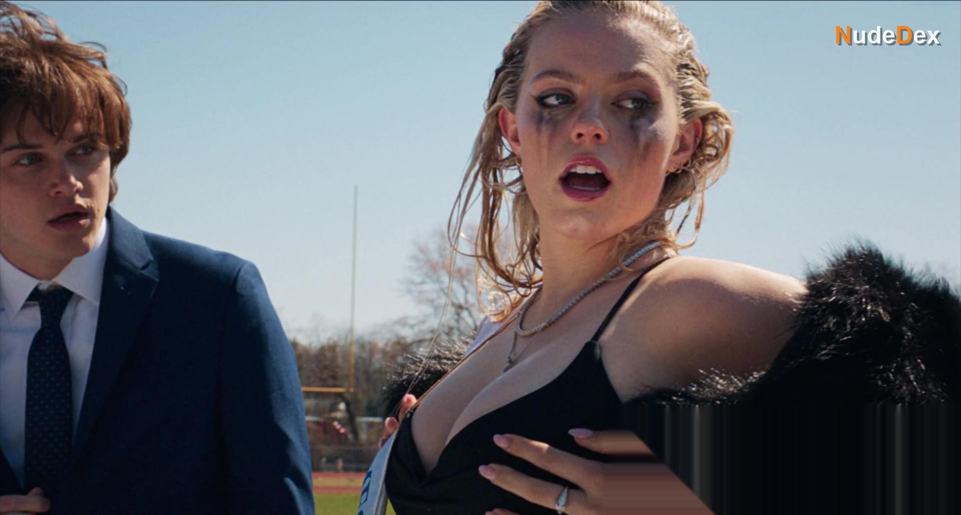 Renee Rapp in Mean Girls, photo 2