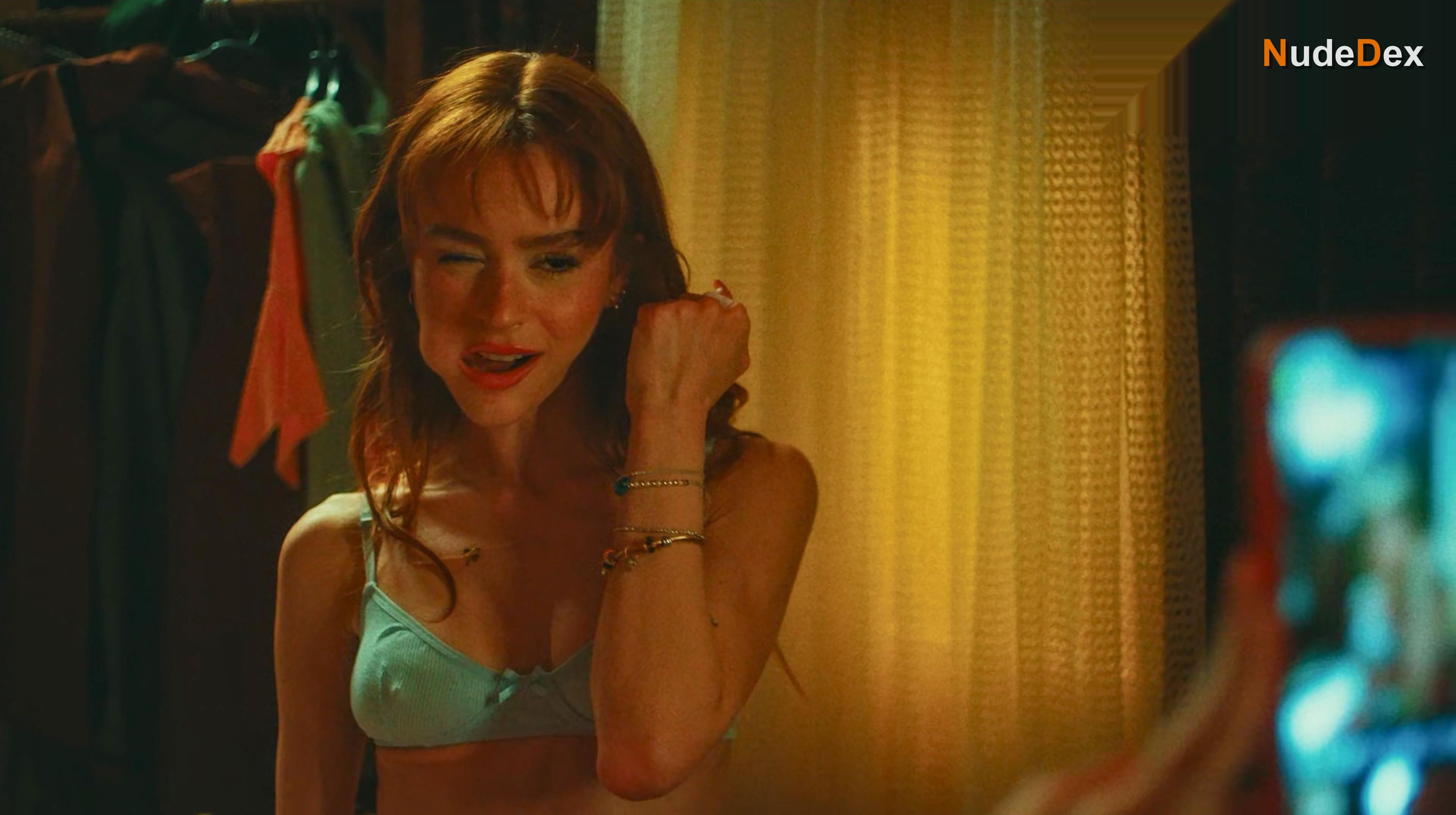Reyhan Asena Keskinci in Jasmine, photo 54