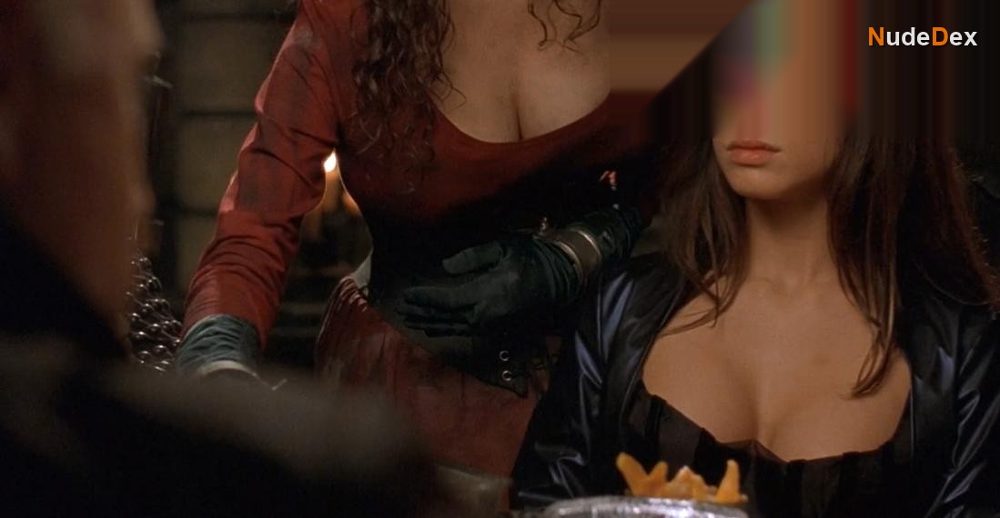Rhona Mitra in Beowulf, photo 5