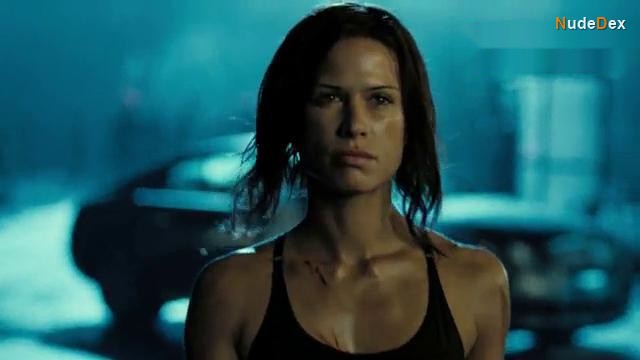Rhona Mitra in Doomsday, photo 7