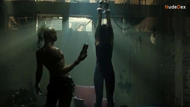 Rhona Mitra in Doomsday, photo 9