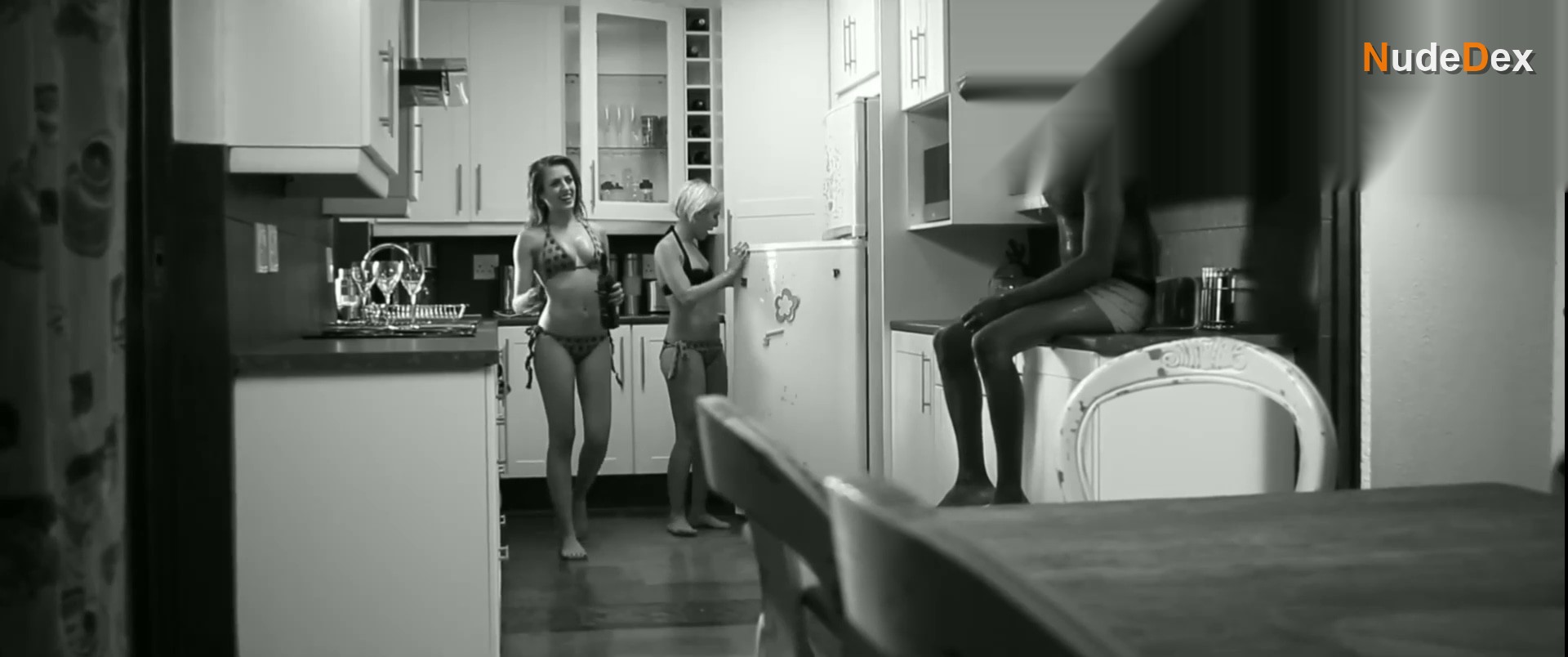 Ricci-lee Kalish in Necktie Youth, photo 9