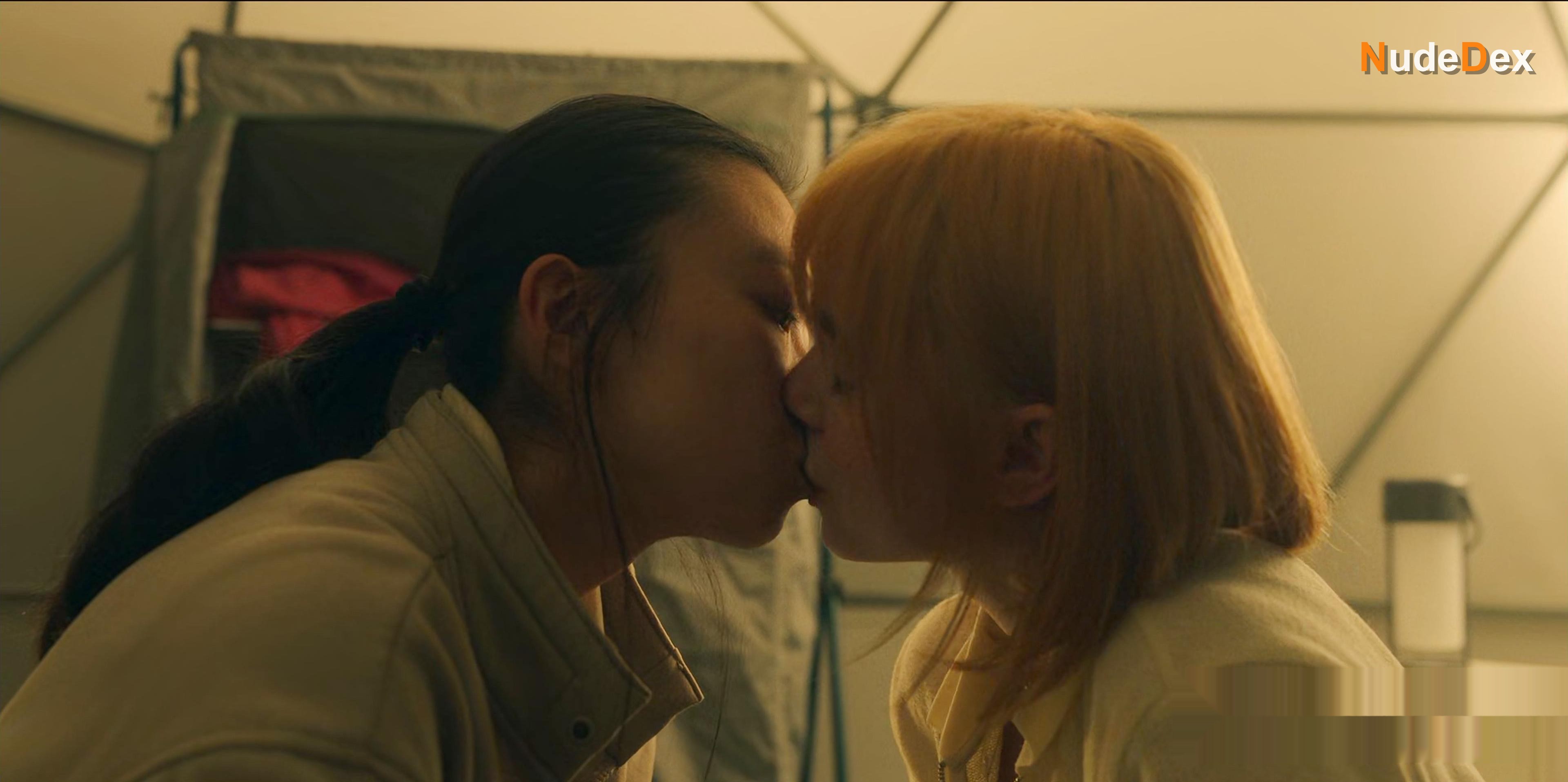 Riko Nakazono in The Head, photo 2