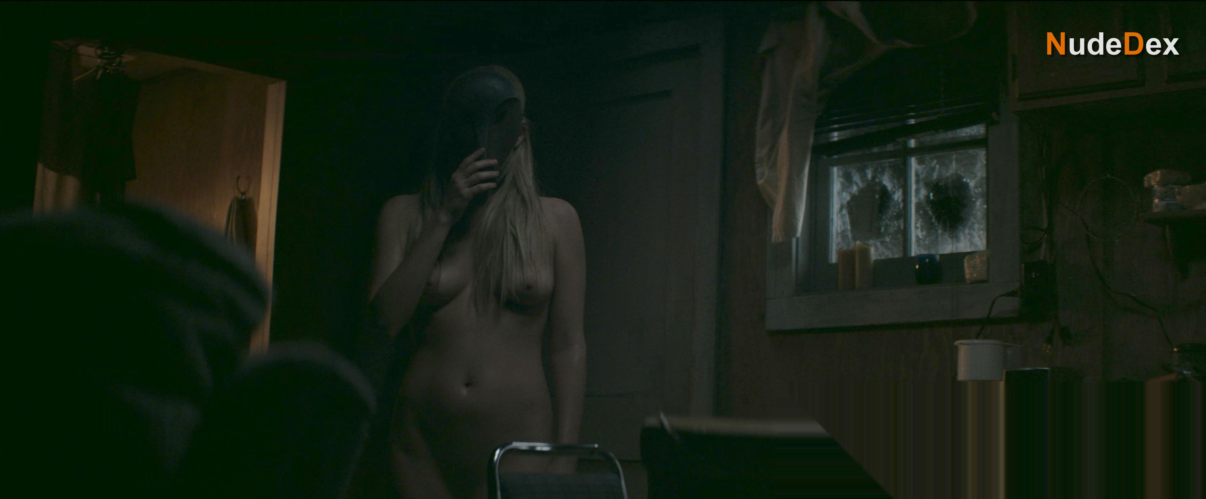 Riley Keough in Hold The Dark, photo 2