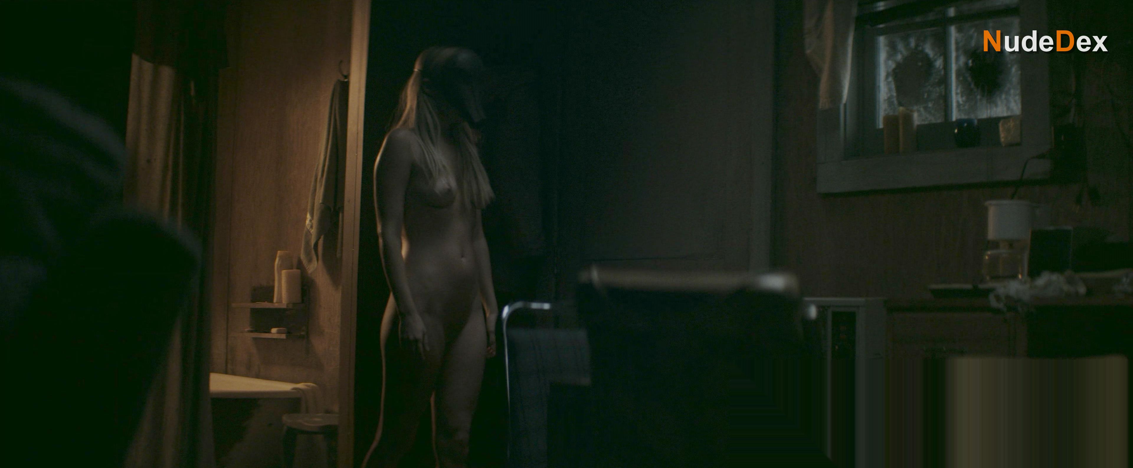 Riley Keough in Hold The Dark, photo 4