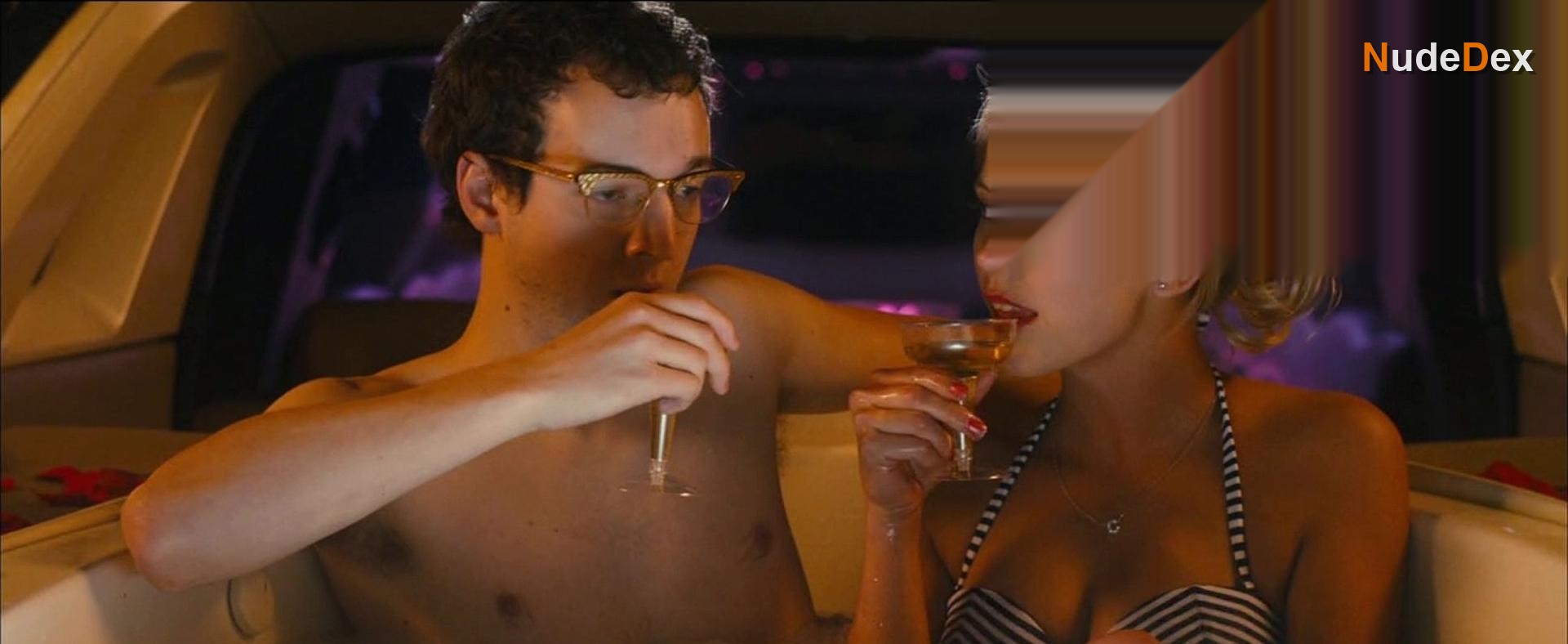 Riley Voelkel in The Secret Lives Of Dorks, photo 4