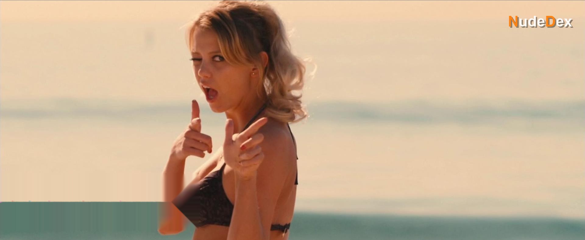 Riley Voelkel in The Secret Lives Of Dorks, photo 7