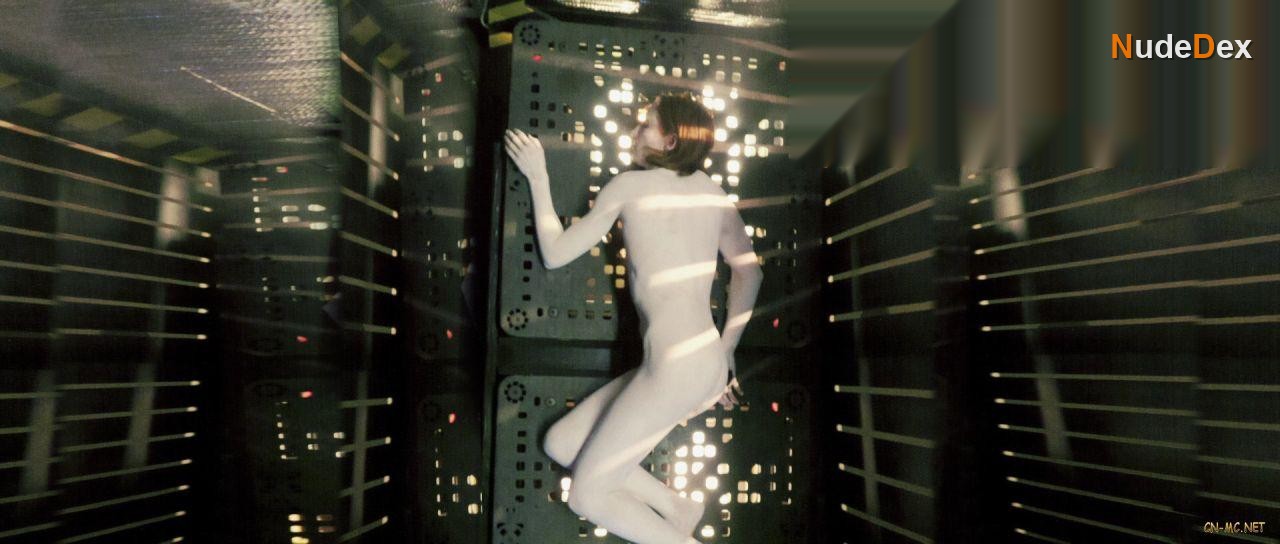 Robin Kurtz in Earthkiller, photo 1