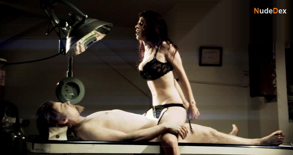 Robin Sydney in Night Of The Living Dead 3d Re Animation, photo 2