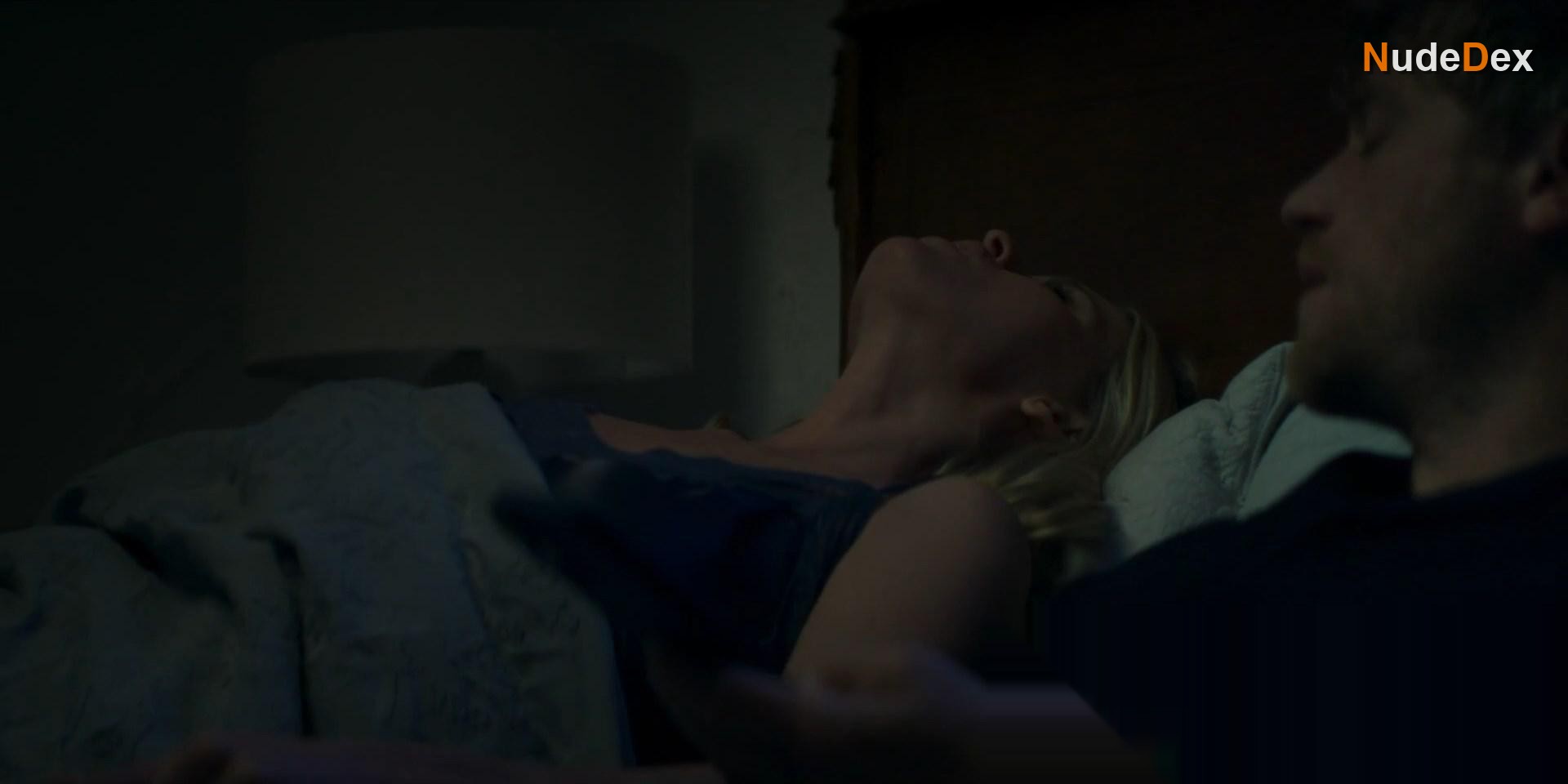 Roisin Gallagher in The Lovers, photo 4
