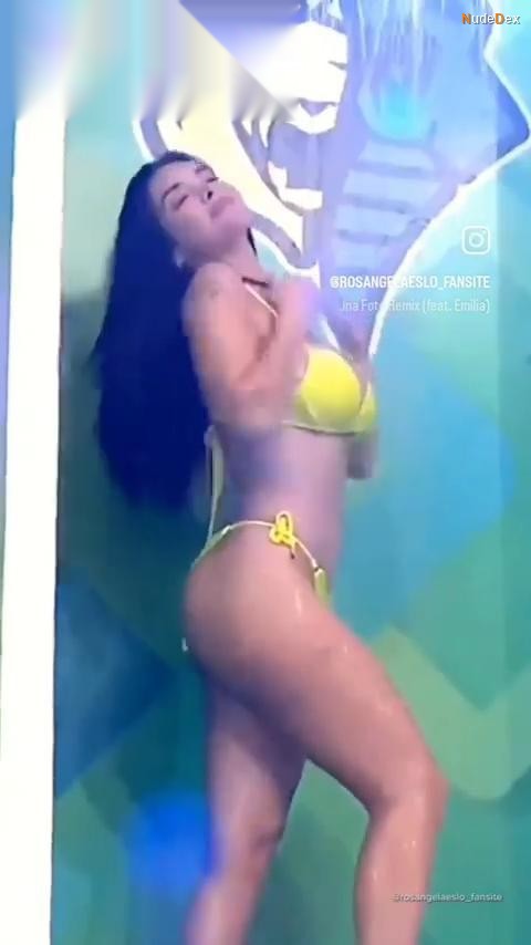 Rosangela Espinoza in Esto Es Guerra, photo 17