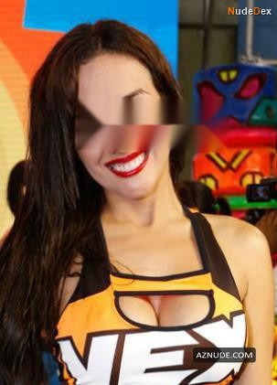 Rosangela Espinoza in Verano Extremo, photo 4