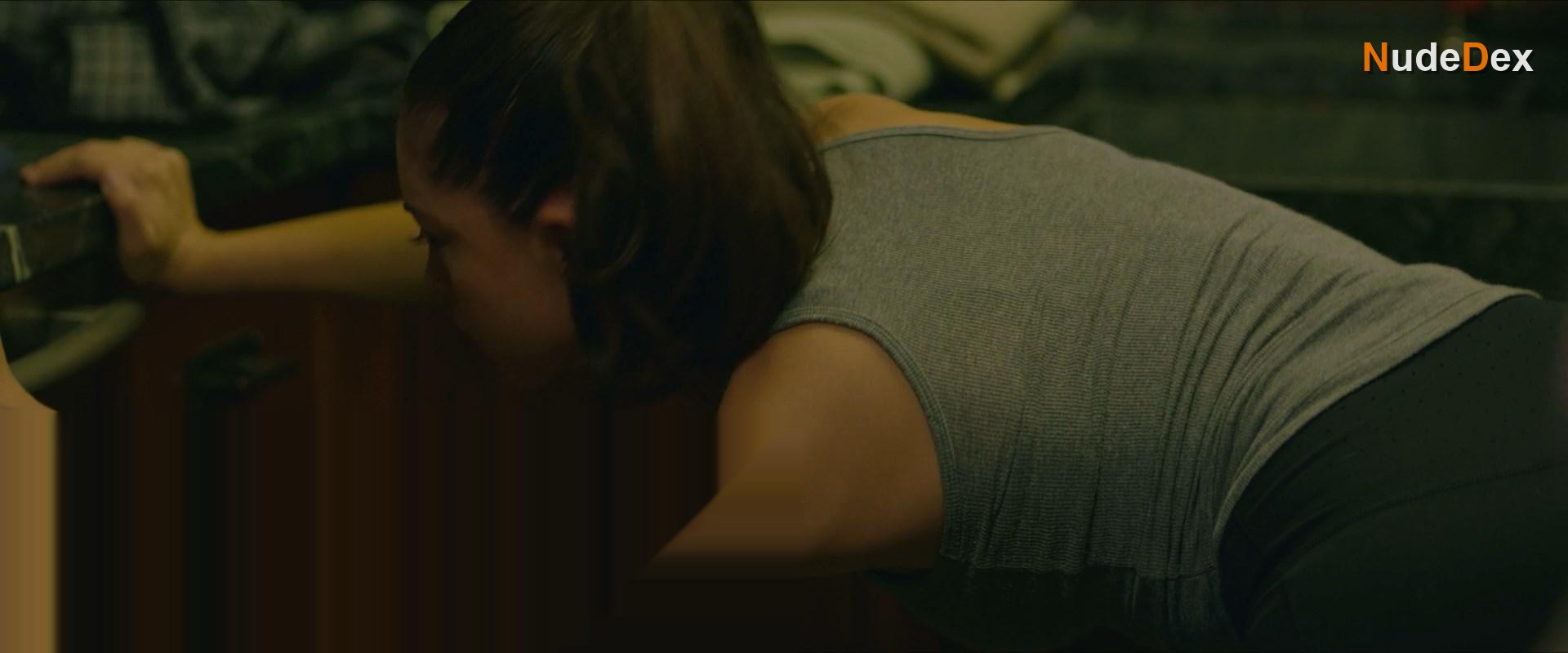 Rosa Salazar in Bird Box, photo 2
