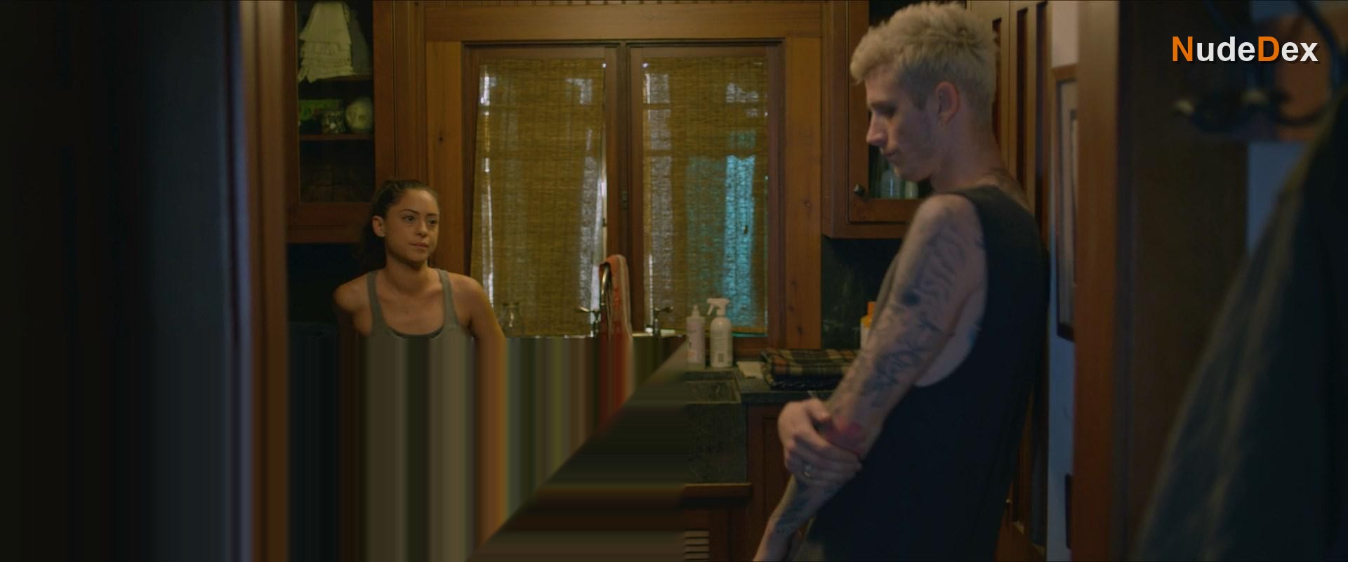 Rosa Salazar in Bird Box, photo 4