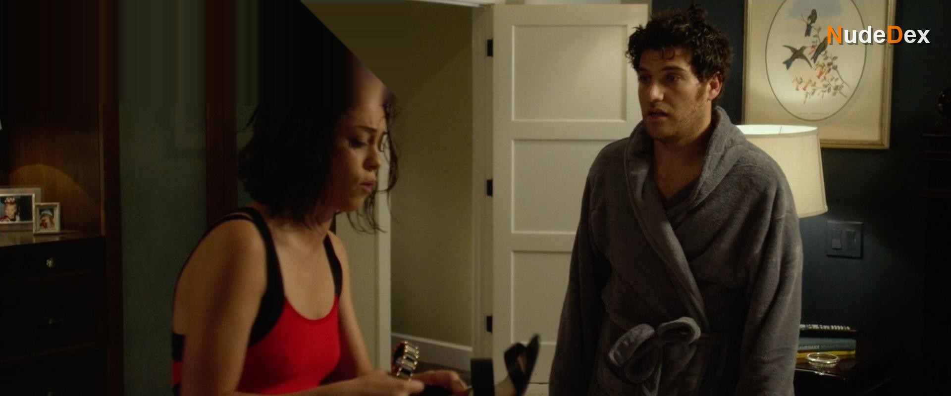 Rosa Salazar in Night Owls, photo 7