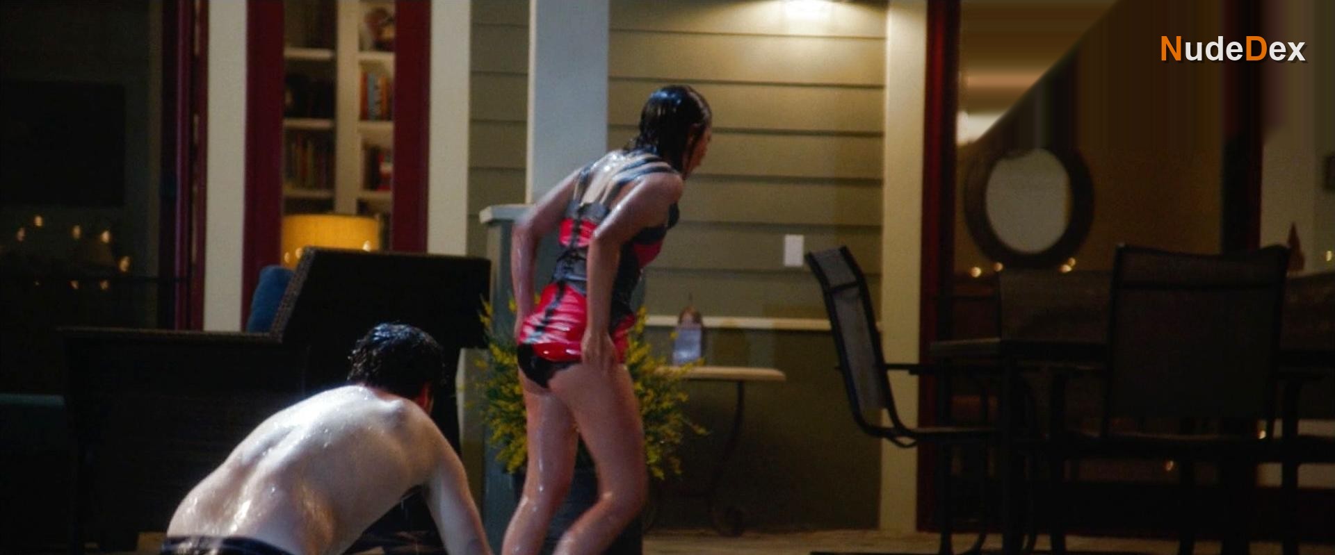 Rosa Salazar in Night Owls, photo 8