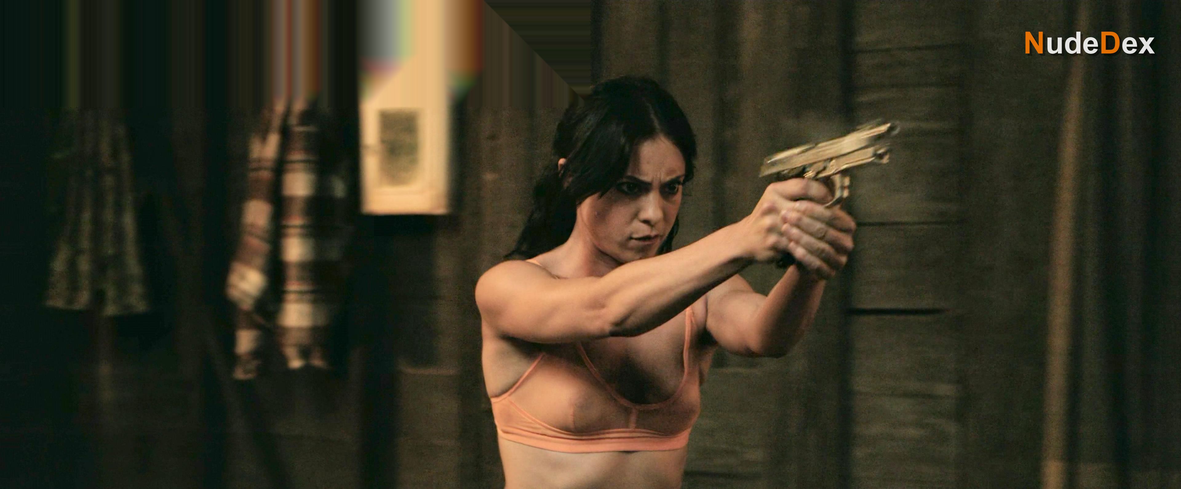 Rosa Salazar in Play Dirty, photo 3