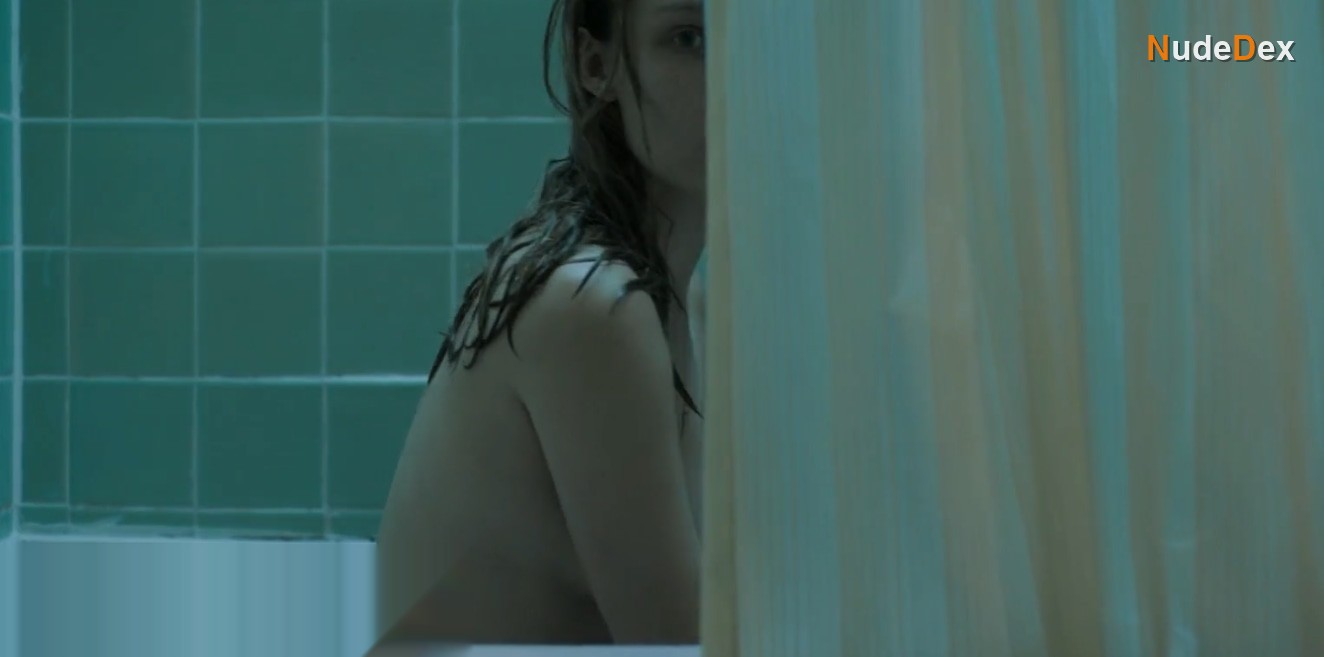 Rose-marie Perreault in Nesting, photo 14