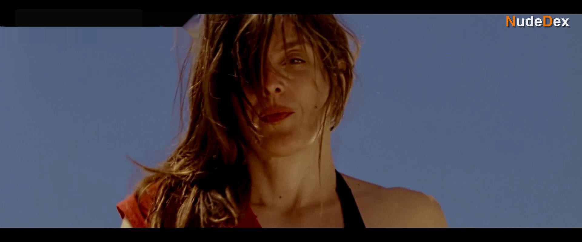 Valerie Donzelli in Azuro