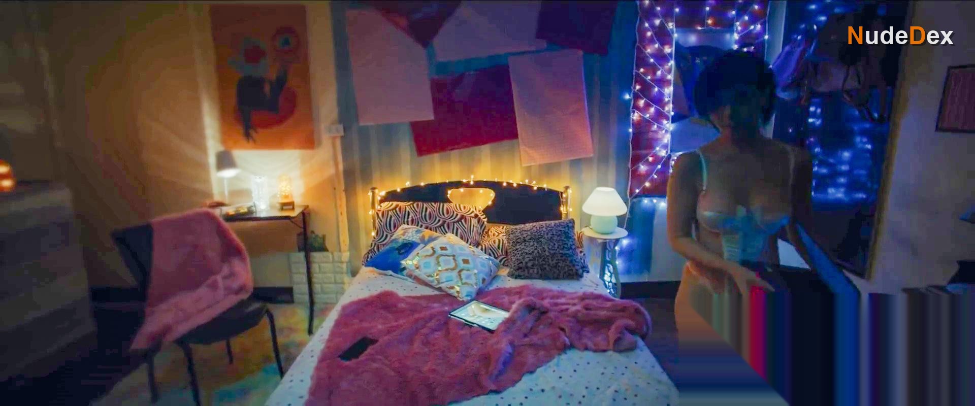 Rose Van Ginkel in Kitty K7, photo 7