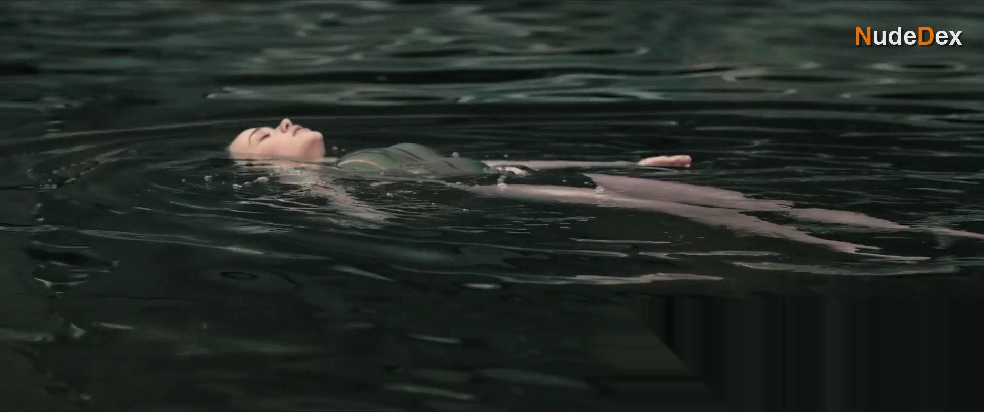 Rose Williams in Locked In, photo 7