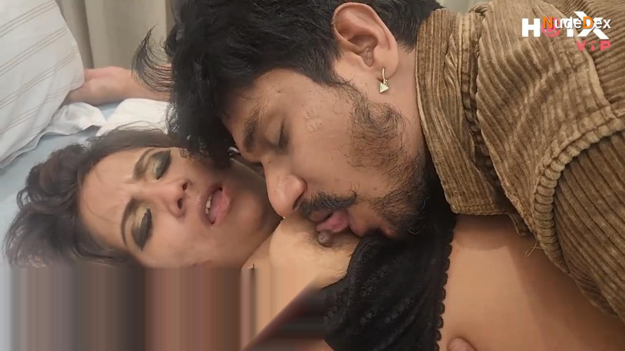 Roshni in Desi Wife, photo 26