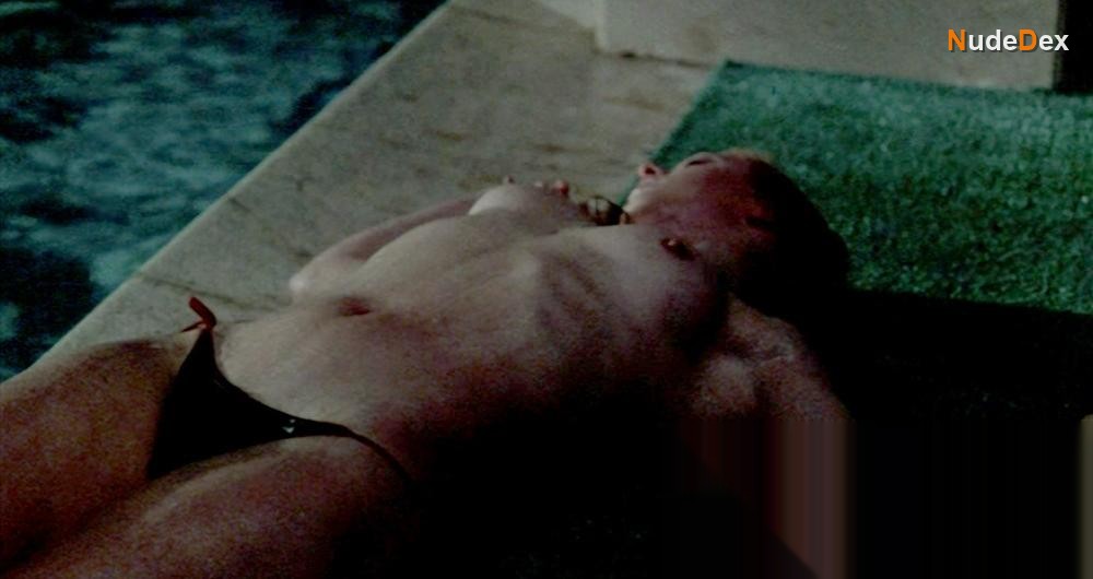 Roxana Nieto in Pieces, photo 6