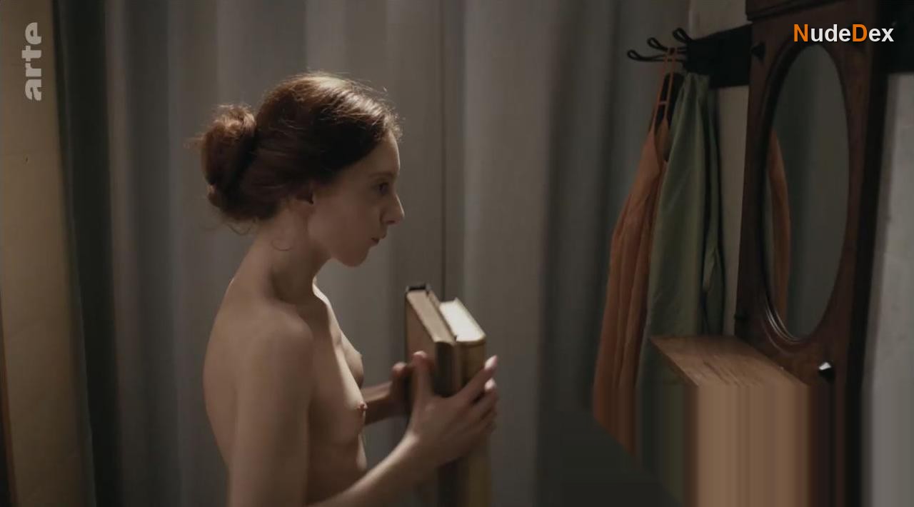 Roxane Durane in Clash Of Futures, photo 4