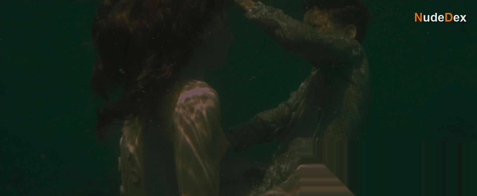 Roxane Durane in Evolution, photo 3