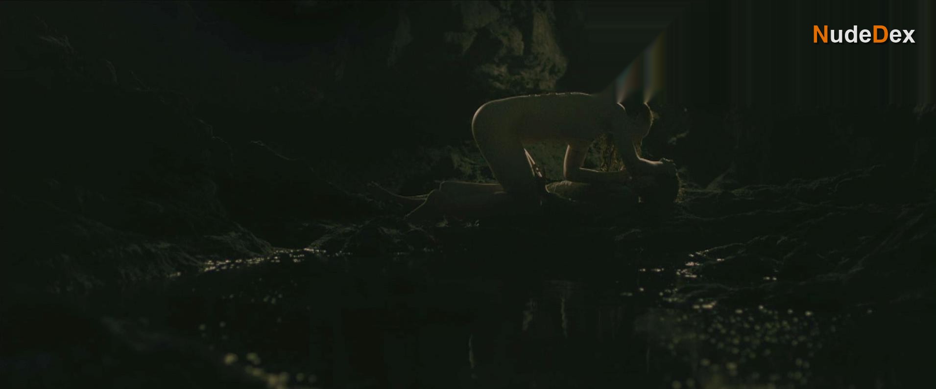 Roxane Durane in Evolution, photo 5