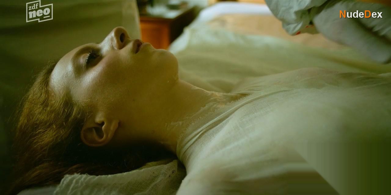 Roxane Durane in Parfum, photo 4