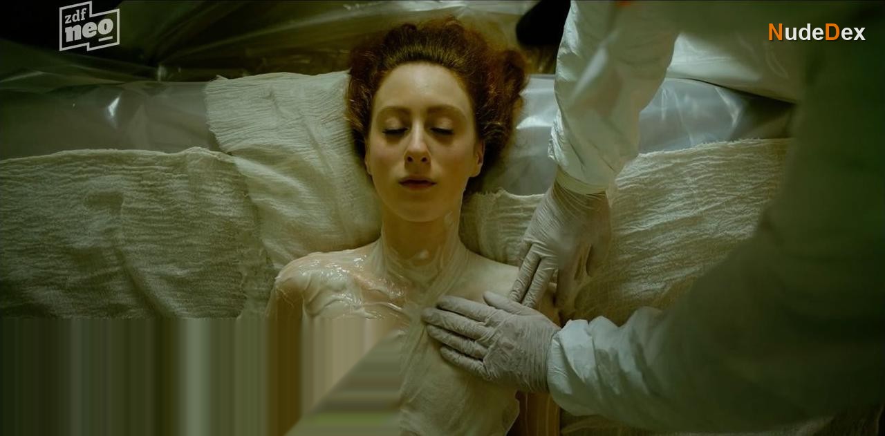 Roxane Durane in Parfum, photo 7
