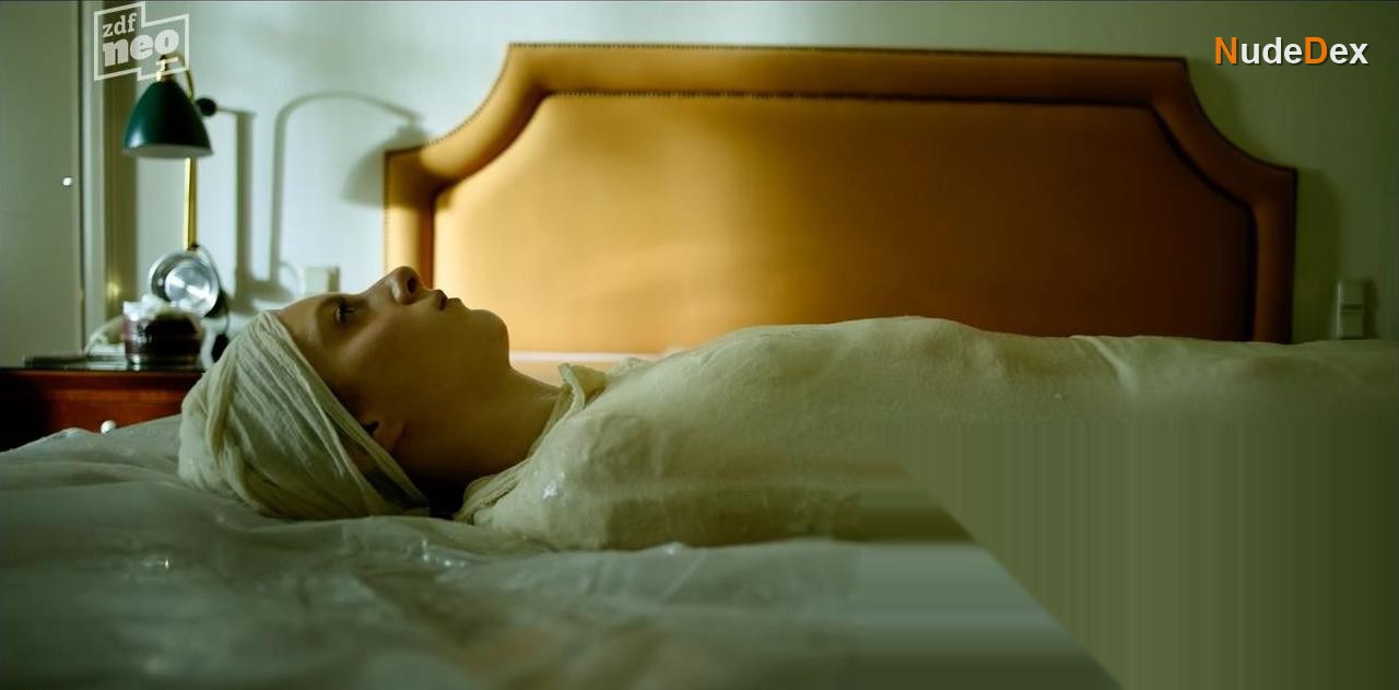 Roxane Durane in Parfum, photo 8