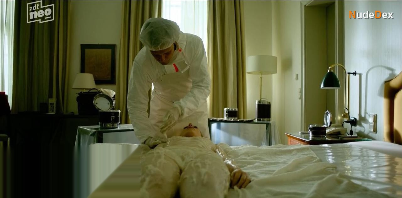 Roxane Durane in Parfum, photo 9